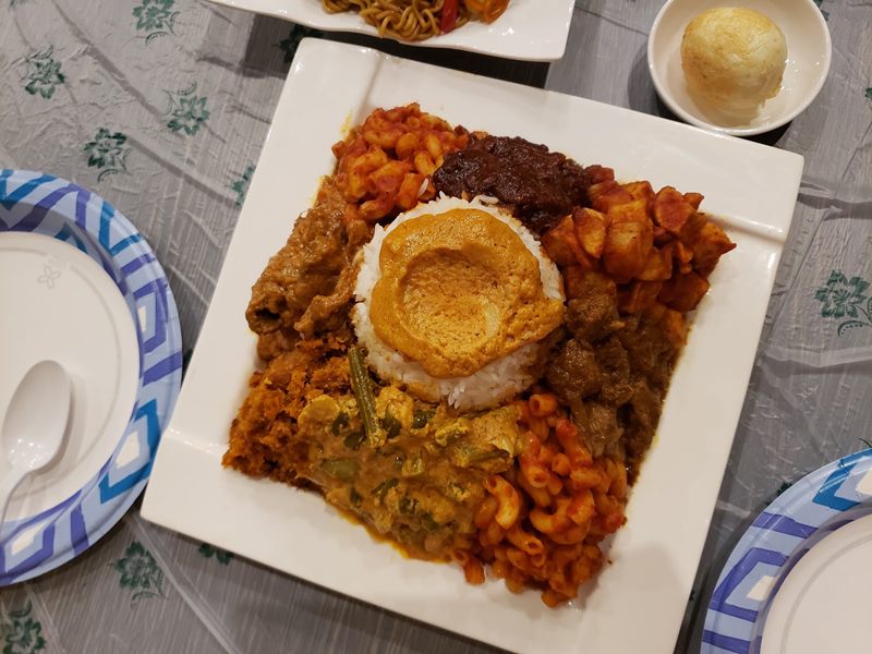 World's Magic Restaurant food